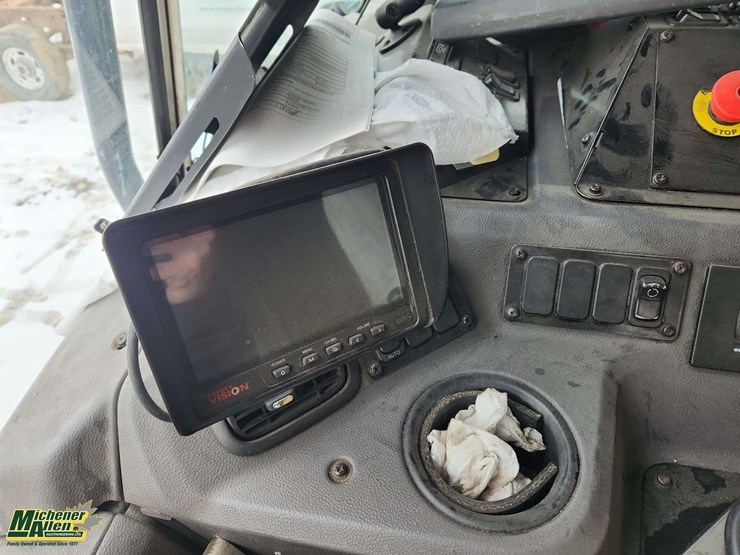 2019-peterbilt-520-image-18