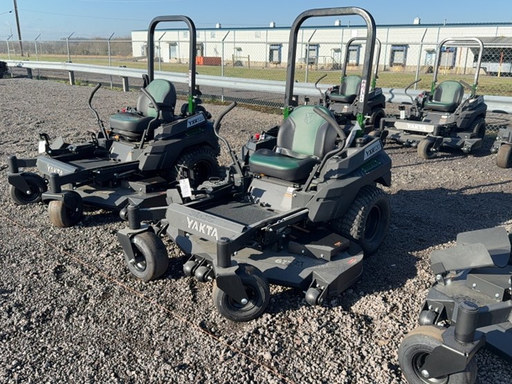#4035-•-yakta-yxr-120-zero-turn-mower-image-1
