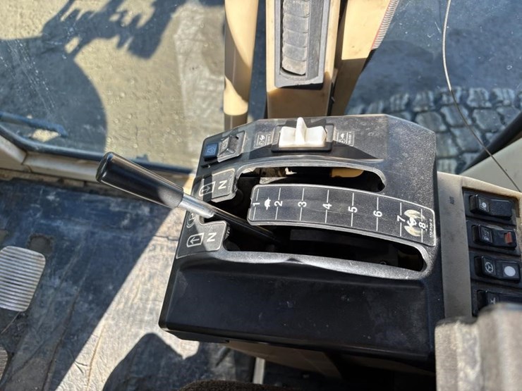 caterpillar-143h-image-52