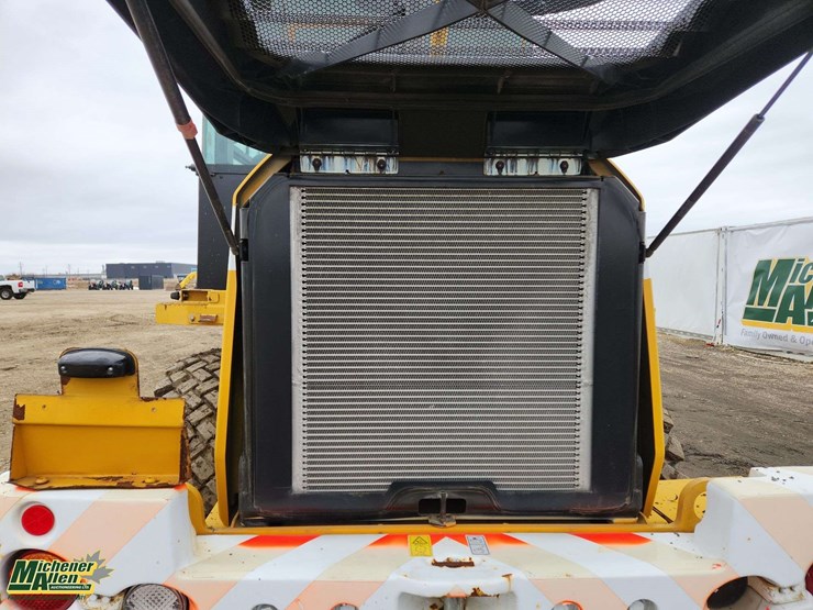 2014-caterpillar-910k-image-22