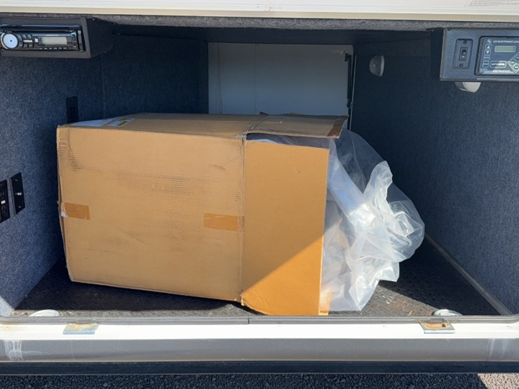 #3003-•-2014-big-horn-39'-5th-wheel-camper-image-10