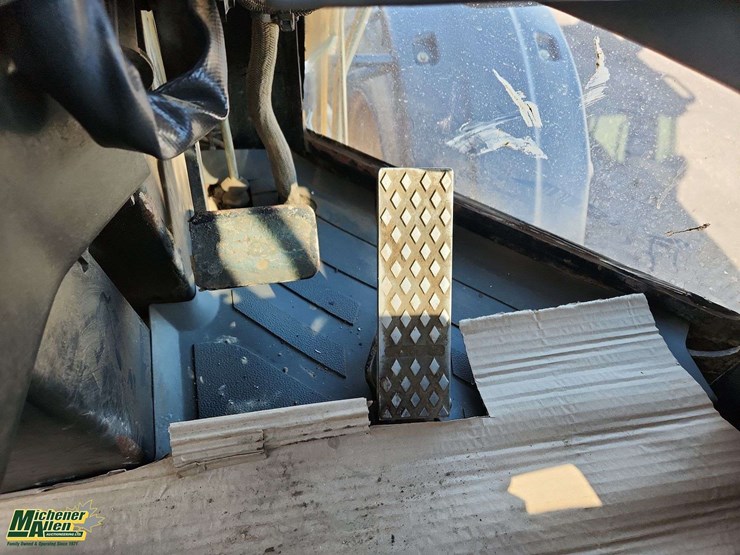 2005-caterpillar-924g-image-13