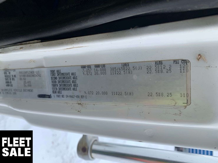 2003-freightliner-fl106-image-14