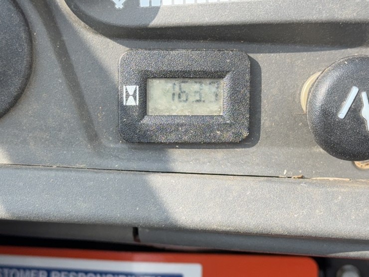 #4081-•-husqvarna-z254f-zero-turn-mower-image-12