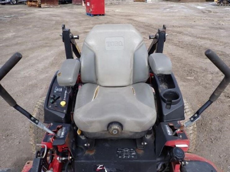 2017-toro-z-master-3000-series-zero-turn-mower-749-image-11