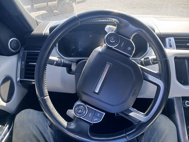 2016-land-rover-range-rover-image-48