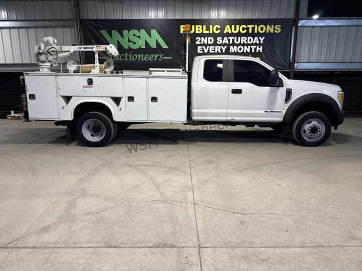 2017-ford-f550-image-1