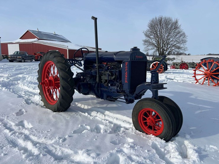 1937-fordson-all-around-england-image-1