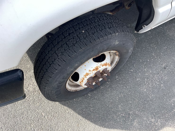 2008-ford-e350-image-18