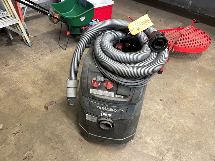 #2567-•-used-concrete-hepa-vac-(columbia-heights,-mn)-image-1