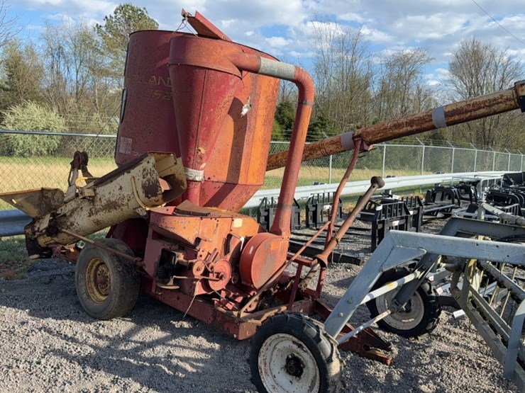 new-holland-352-image-2