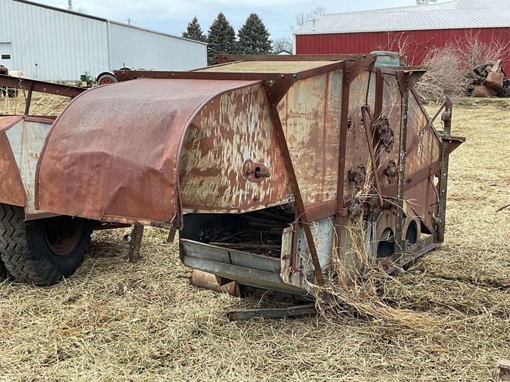 gleaner-fordson-mounted-combine-image-31