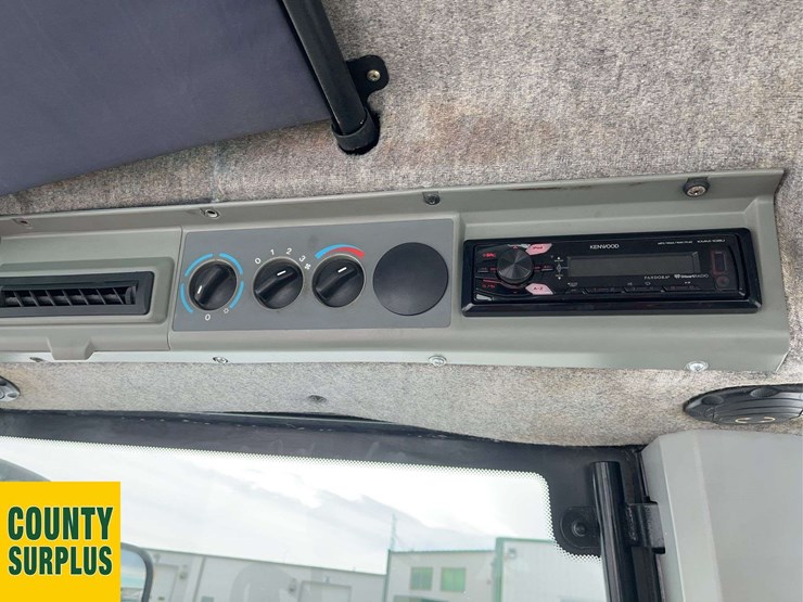 2007-massey-ferguson-4-image-17