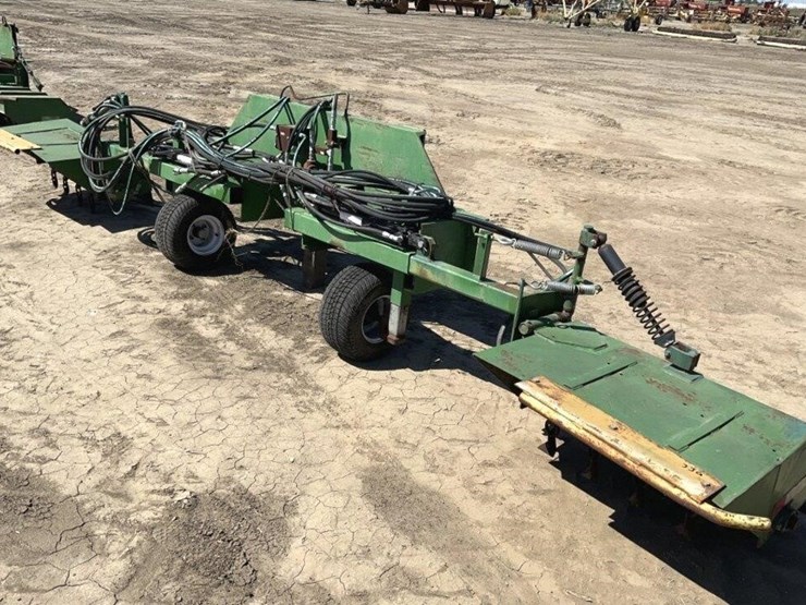 rinieri-"style"-6'-hyd.-berm-flail-mower-attach.-image-1