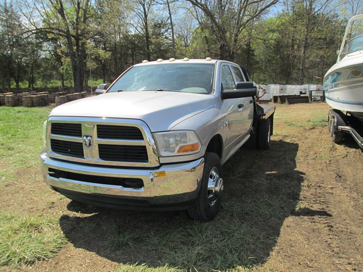 2011-dodge-3500-image-1
