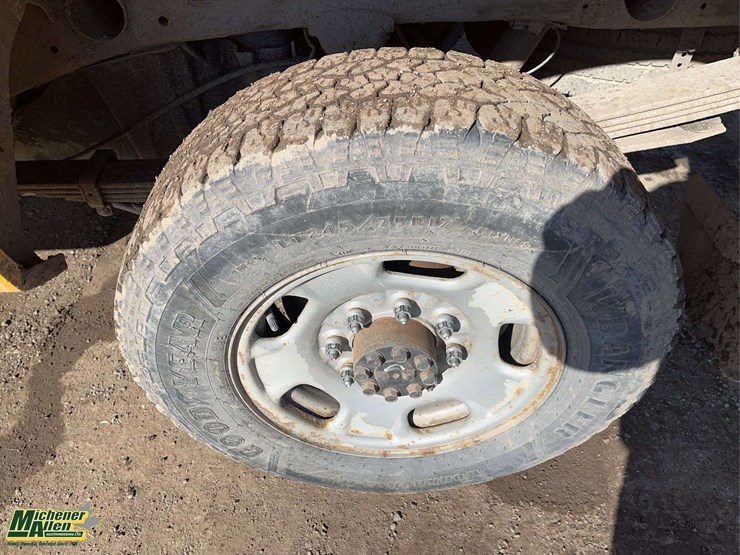 2011-gmc-sierra-2500hd-image-11