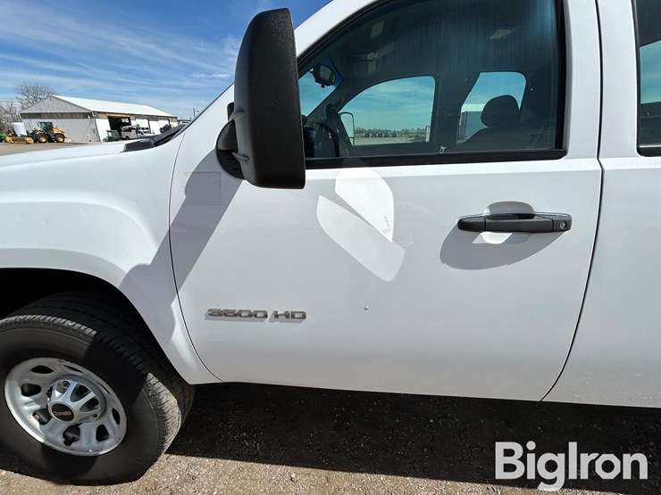 2013-gmc-sierra-3500-image-15