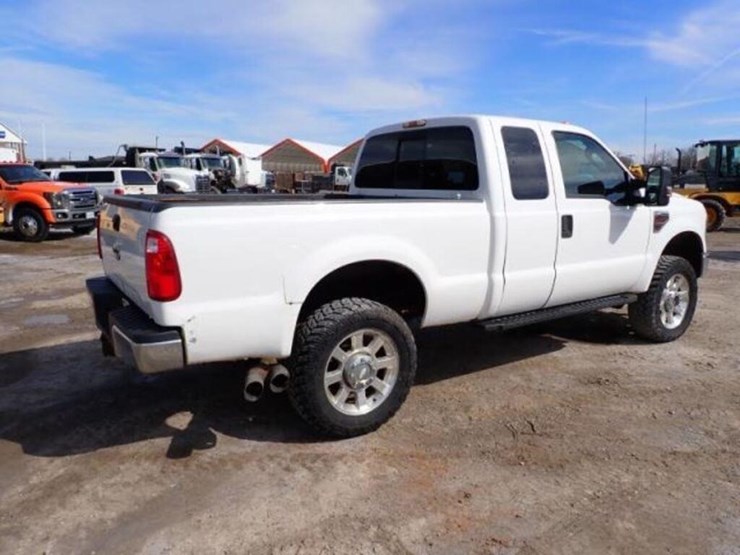 2010-ford-f350-xlt-image-5