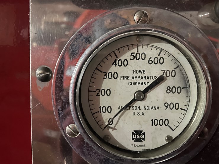 #210-•-1964-chevy-80-(howe)-fire-truck-(no-brakes)-(no-title)-(wakefield,-mi)-image-35