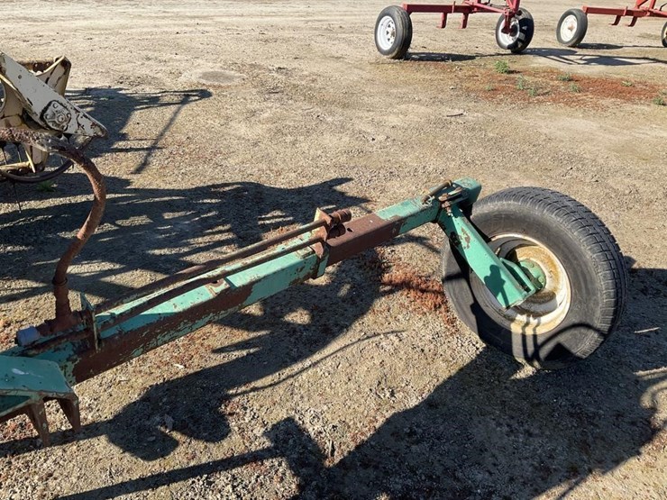 new-holland-260-image-18