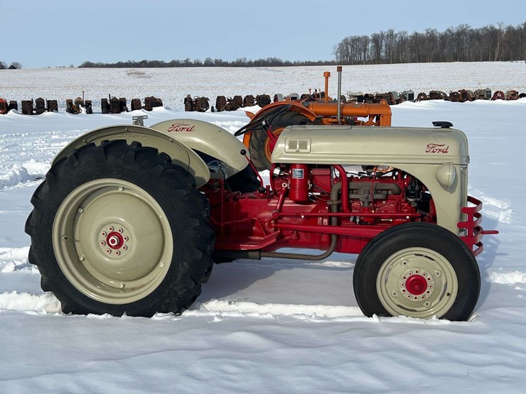 1952-ford-8n-image-2