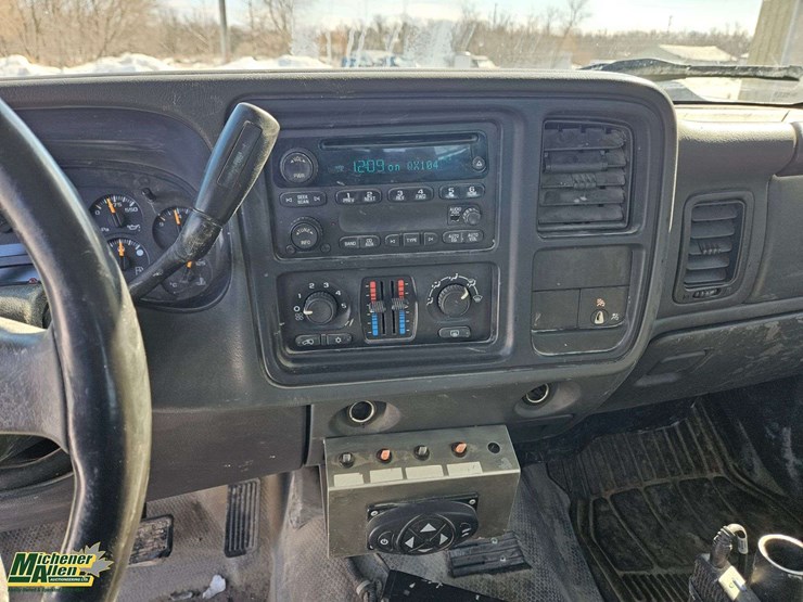 2005-chevrolet-silverado-2500hd-image-23