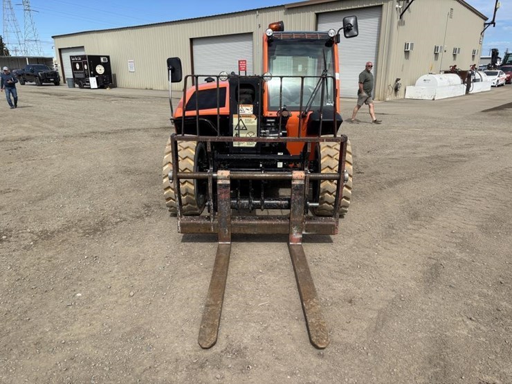 2017-jlg-g5-18a-image-6