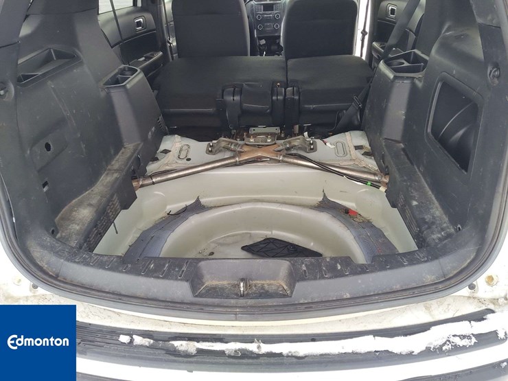 2019-ford-explorer-image-31