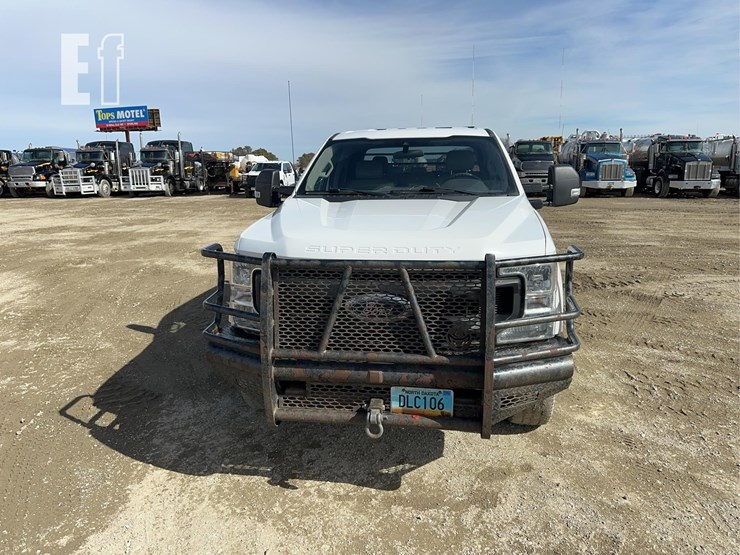 2020-ford-f350-xl-image-2