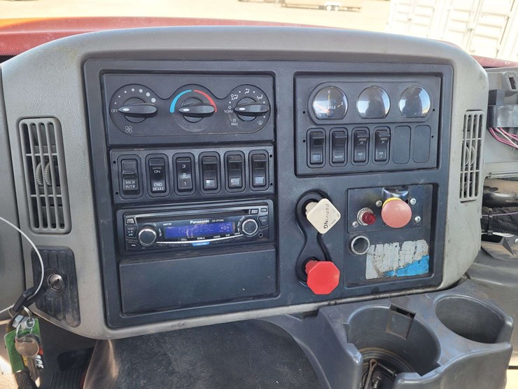 2009-international-tractor-truck-image-21