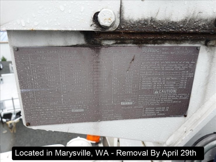 2003-freightliner-fl80-image-17