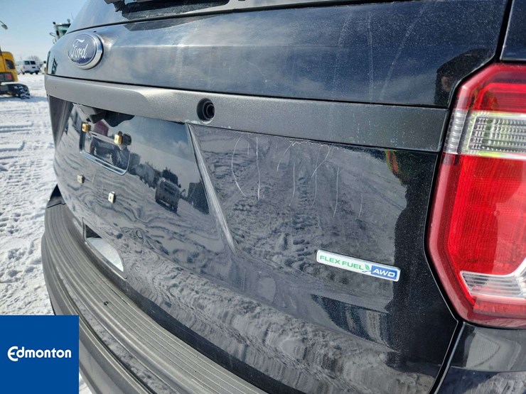 2018-ford-explorer-image-34