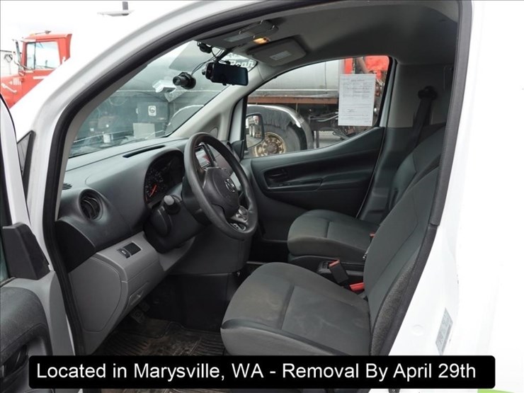 2017-nissan-nv200-image-21