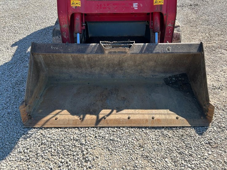 2013-takeuchi-tl12-image-9