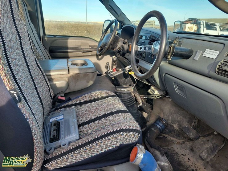 2006-ford-f550-image-25