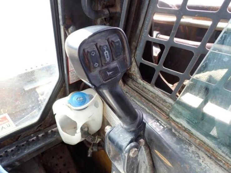 2005-new-holland-ls185b-image-15