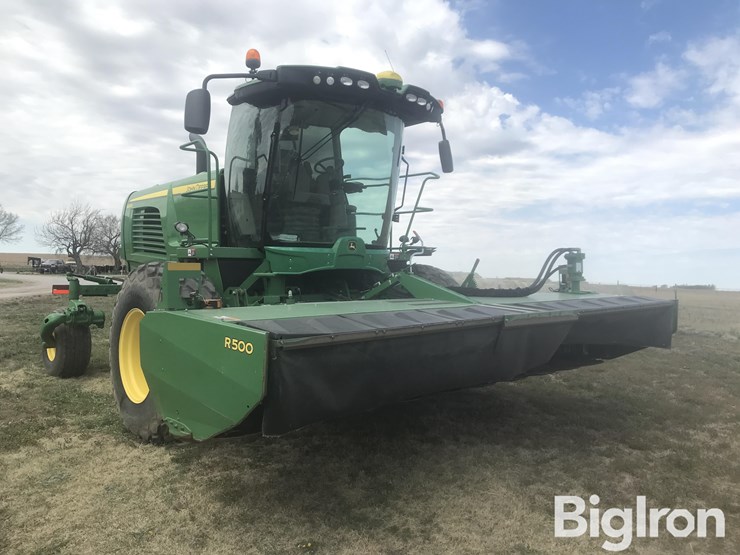 2019-john-deere-w235-image-3