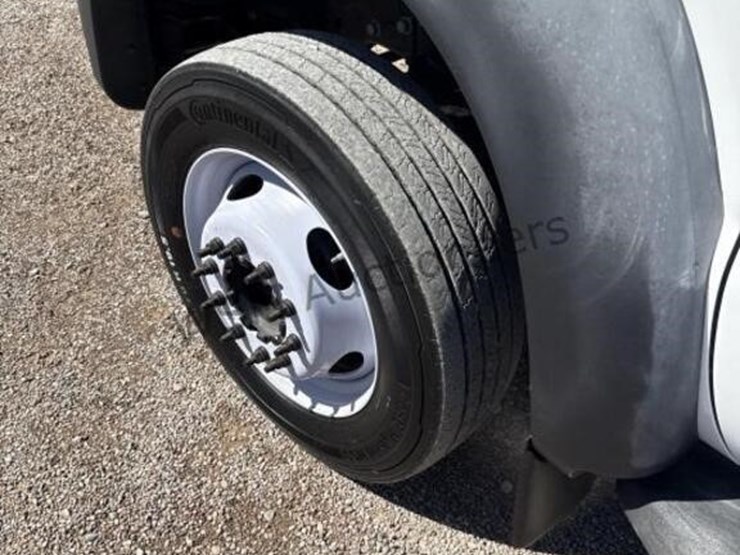 2015-ford-f550-image-10