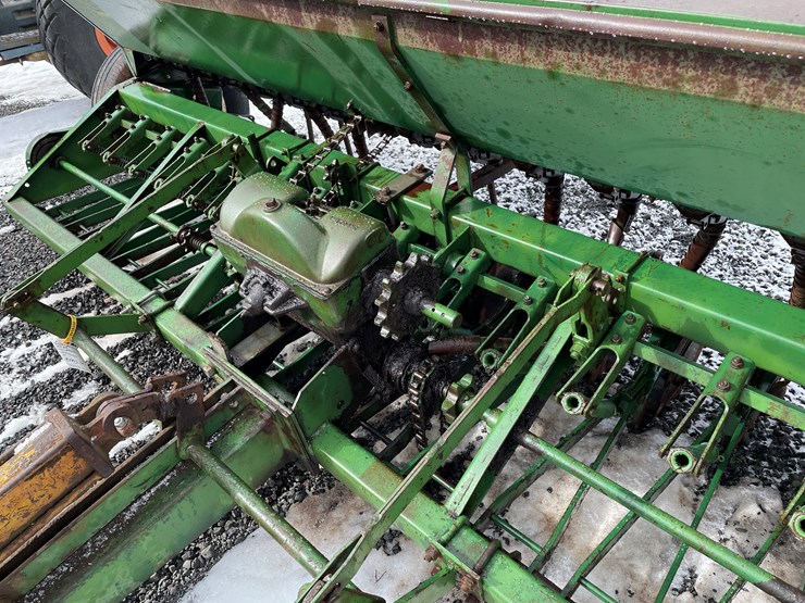 #150-•-oliver-64-grain-drill-(mason,-wi)-image-21