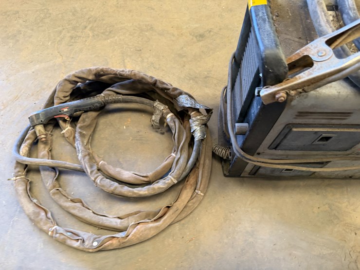 #43525-•-hypertherm-powermax-1000-plasma-cutting-system---located-in-front-portion-of-main-shop-image-9