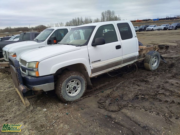 2004-chevrolet-silverado-2500hd-image-1