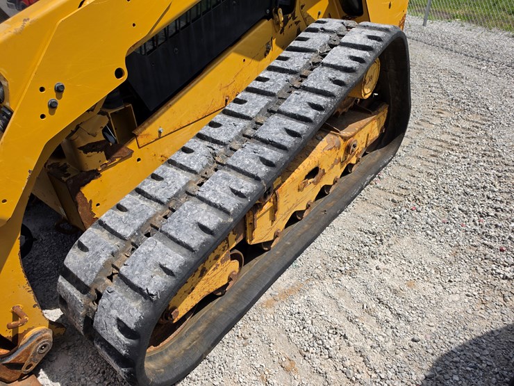 2021-caterpillar-299d3-image-14