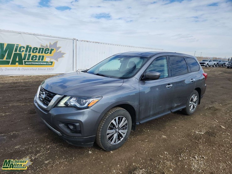 2020-nissan-pathfinder-image-1