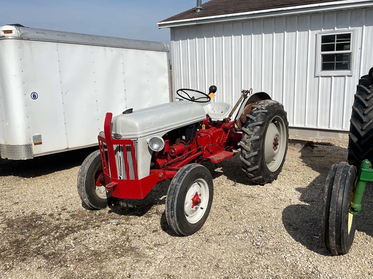 1948-ford-8n-image-1