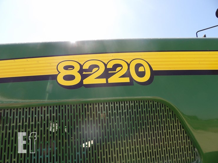 john-deere-8220-image-21