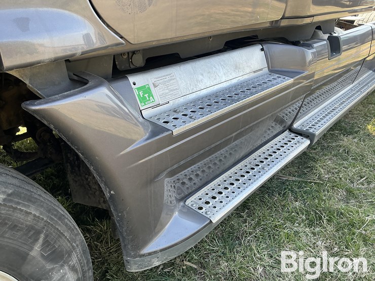 2016-freightliner-cascadia-125-image-12