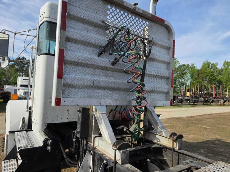 2010-kenworth-t800-image-10