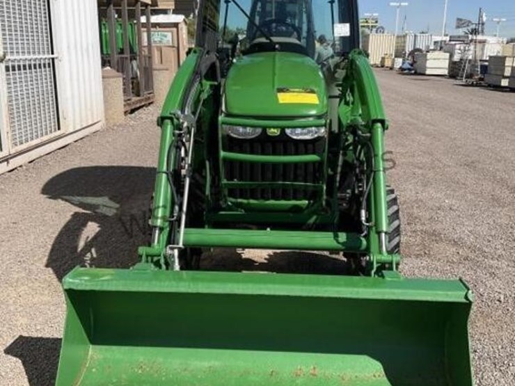 john-deere-3320-image-3