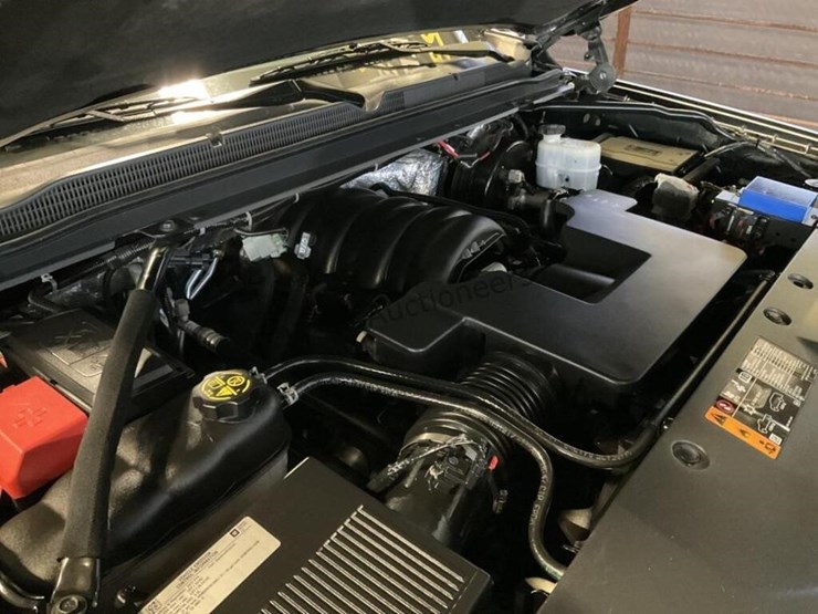 2017-chevrolet-tahoe-image-12