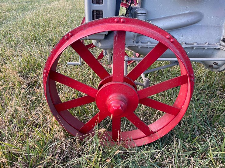 1919-fordson-tractor-image-15